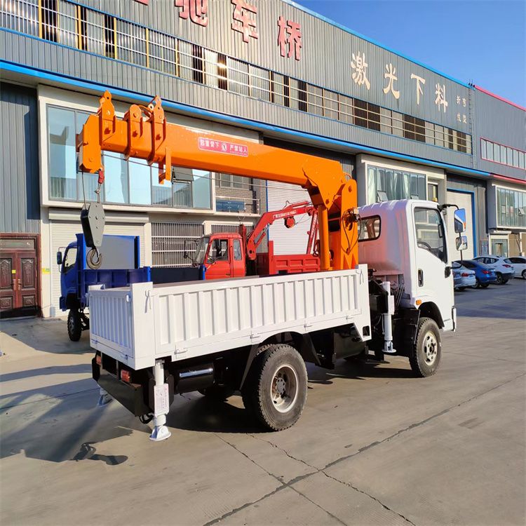 杏花岭区三轮随车吊定制 农用改装机自备吊中瑞长期出售